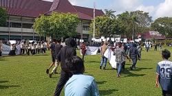 Massa Pendukung Program MBG Gelar Aksi di Bangkalan, Minta Dilanjutkan