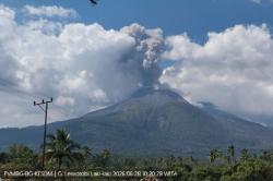 Gunung Lewotobi Laki-laki Meletus Hari Ini, Kolom Abu 900 Meter di Atas Puncak