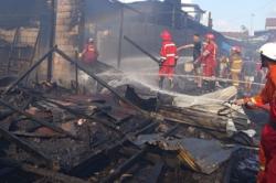 Kebakaran Hanguskan 12 Rumah di Samarinda, 45 Warga Kehilangan Tempat Tinggal