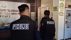 Kejari Geledah Kantor BPKAD dan Disbudpar Tulungagung