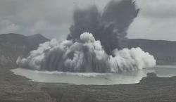 Menakjubkan! Detik-Detik Danau Kawah Gunung Filipina Meletus Dahsyat, Picu Tsunami