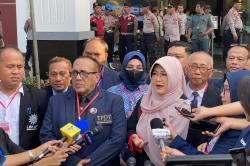 Dokter Tifa Hadiri Sidang Perdana Kasus Ijazah Jokowi, Didampingi 25 Pengacara