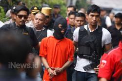 Polisi Jaga Ketat Rekonstruksi Pembunuhan Purnawirawan TNI AL di Pondok Labu