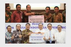 BRI Berikan Layanan Perbankan serta Beasiswa Pendidikan kepada UGM dan Unair