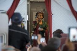 Bak Pramugari, Menteri Susi Sapa Penumpang Garuda Kartini Flight