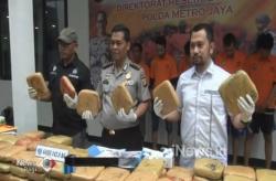 Polisi Gagalkan Kiriman Ganja 142,8 Kg dari Aceh
