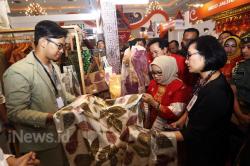 Mufidah Kalla Kunjungi UMKM Binaan BNI di Rumah Kreatif BUMN