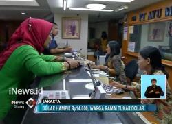 Rupiah Melemah, Money Changer Dipadati Warga yang Ingin Tukar Dolar