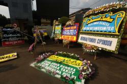 Pascakerusuhan, Mako Brimob Dibanjiri Karangan Bunga