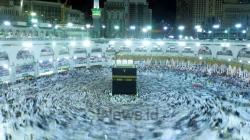 Menyusuri Kota Makkah di Malam Bulan Suci Ramadan