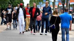 Pria-Pria Tertinggi di Dunia Berkumpul Bikin Heboh Warga Paris