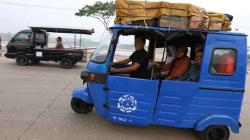 Pemudik Ini Pulang Kampung Naik Bajaj