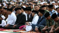 Presiden Jokowi dan Keluarga Salat Id di Kebun Raya Bogor
