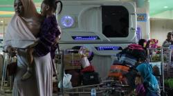 Cuaca Buruk, Pemudik Kapal Laut Tertahan di Pelabuhan Tanjung Perak