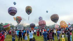 Diikat Tali, Tradisi Syawalan Balon Udara Tidak Ganggu Lalu Lintas Pesawat