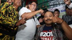 Khofifah Menang Hasil Hitung Cepat, Pendukung Cukur Gundul