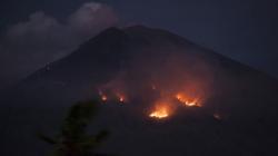 Akibat Erupsi, Hutan Lereng Gunung Agung Terbakar
