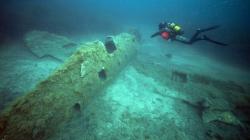 Foto Bangkai Pesawat Tempur AS yang Ditembak Jatuh di Laut Prancis
