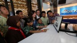 Siapkan Generasi Digital, Citi Indonesia Donasikan 50 Komputer di Surabaya