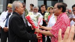Rizal Ramli Kirim Bunga untuk Hakim MK yang Setuju PT Nol Persen