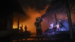 800 Kios Pasar Induk Gedebage Bandung Hangus Terbakar