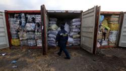 TNI AL Gagalkan Penyelundupan 25 Kontainer Pakaian Bekas dari China dan Taiwan