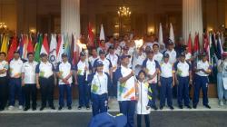 Anies Gandeng Putranya Sambil Bawa Obor Asian Games 2018 di Balai Kota