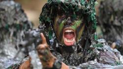 450 Prajurit TNI Penjaga Perbatasan Latihan Tempur di Tengah Hutan