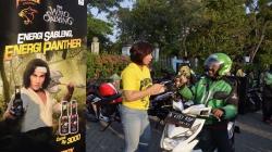 Panther Energy bersama Driver Ojek Online Promosi Film Wiro Sableng