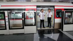 Tarif Komersial LRT Resmi Berlaku, Elvin Pembeli Tiket Pertama Terkejut Dapat Hadiah