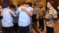 Kemenlu Serahkan WNI Korban Penyanderaan di Filipina kepada Keluarga
