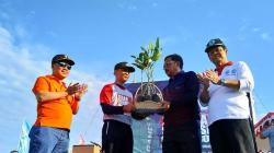 Kirab Pemuda Tanam Bibit Mangrove di Pesisir Pantai Tanjung Pinang