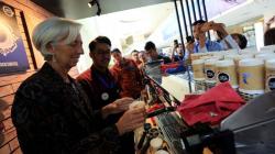 Bos IMF Menikmati Kopi Nusantara di Booth Bank BRI