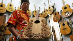 Gitar Pahat Asal Bali Ini Dipesan oleh Iwan Fals hingga Musisi Top Dunia 