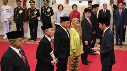 Presiden Jokowi Berikan Gelar Pahlawan Nasional kepada 6 Tokoh