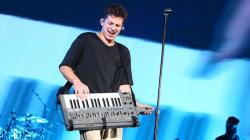 Bawa Lagu-Lagu Hits, Charlie Puth Hibur Penggemar