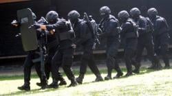  Aksi Pasukan Perlawanan Teror Polda Jatim Latihan Perang Kota