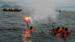 Basarnas Gelar Simulasi Penyelamatan Korban Kebakaran Kapal Laut