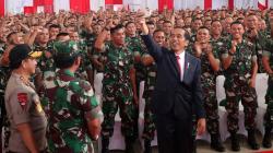 Momen Presiden Jokowi Selfie bersama 3.500 Babinsa