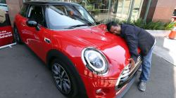 Gaya Dedi, Driver Ojek Online Beli Mini Cooper Seharga Rp12.000