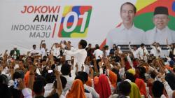 Aksi Jokowi Nge-vlog Bareng Warga Makassar