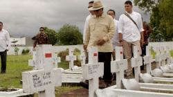 Prabowo Ziarah ke Makam Pejuang Timor Timur