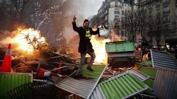 Protes Belum Berakhir, Massa Rompi Kuning Bentrok dengan Polisi Prancis