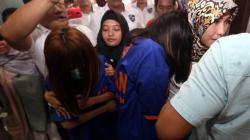 Ini Dia 2 Tersangka Muncikari Artis Beserta Barang Bukti Prostitusi