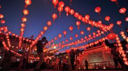 Sambut Imlek, 300 Lampion Hiasi Klenteng See Hin Kiong di Padang