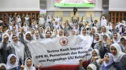 Ekspresi Kegembiraan Ratusan Bidan saat RUU Kebidanan Disahkan DPR