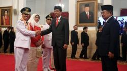 Presiden Jokowi Lantik Gubernur Riau Syamsuar