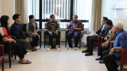 Jokowi Ditemani Kaesang Jenguk Ani Yudhoyono di Singapura