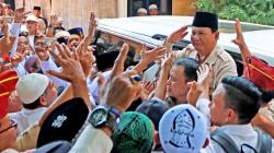 Berkunjung ke Situbondo, Prabowo Ziarah ke Makam Kiai As'ad