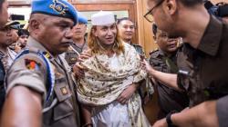 Ekspresi Bahar bin Smith Jalani Sidang Perdana Kasus Penganiayaan
